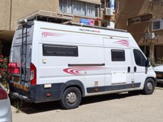 מודעת רכב ממונע אוטוקראוון