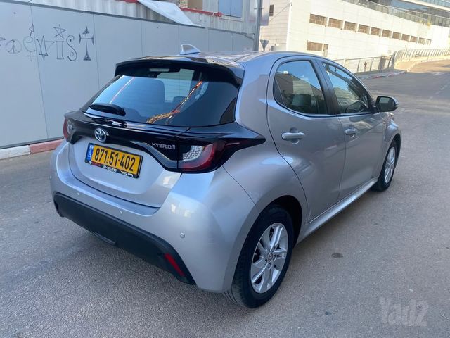 מודעת רכב טויוטה יאריס 2