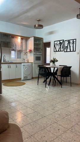 שדרות ג'יימס דה רוטשילד 10