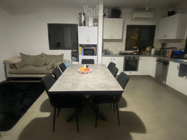 קוממיות 3