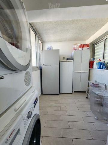 סיני 8