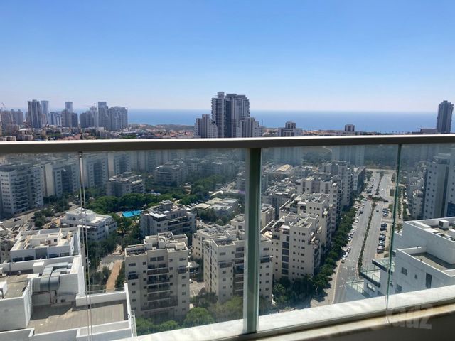 תמונה 6 של דירת 4 חדרים להשכרה בנתניה
