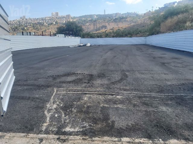 מקלף 52