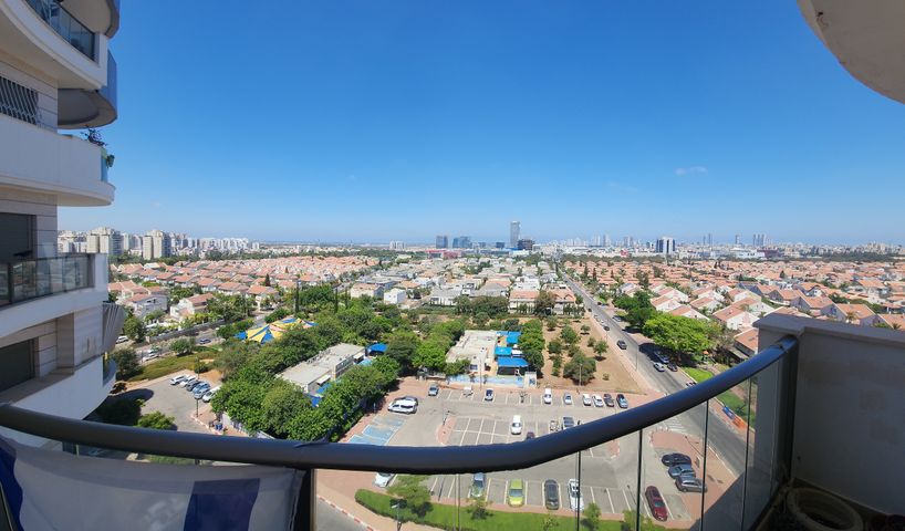 הנחשול 