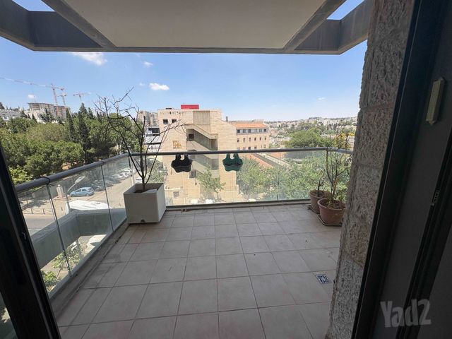 דירה למכירה בירושלים (תיווך) — 3