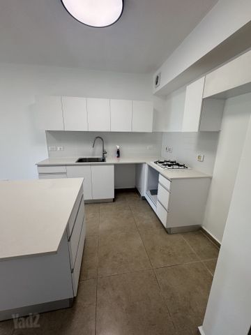 תמונה 2 של דירת 4 חדרים להשכרה ברמת גן