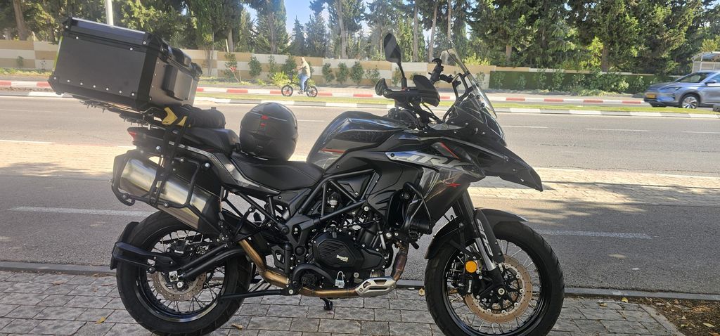 מודעת רכב בנלי TRK502X