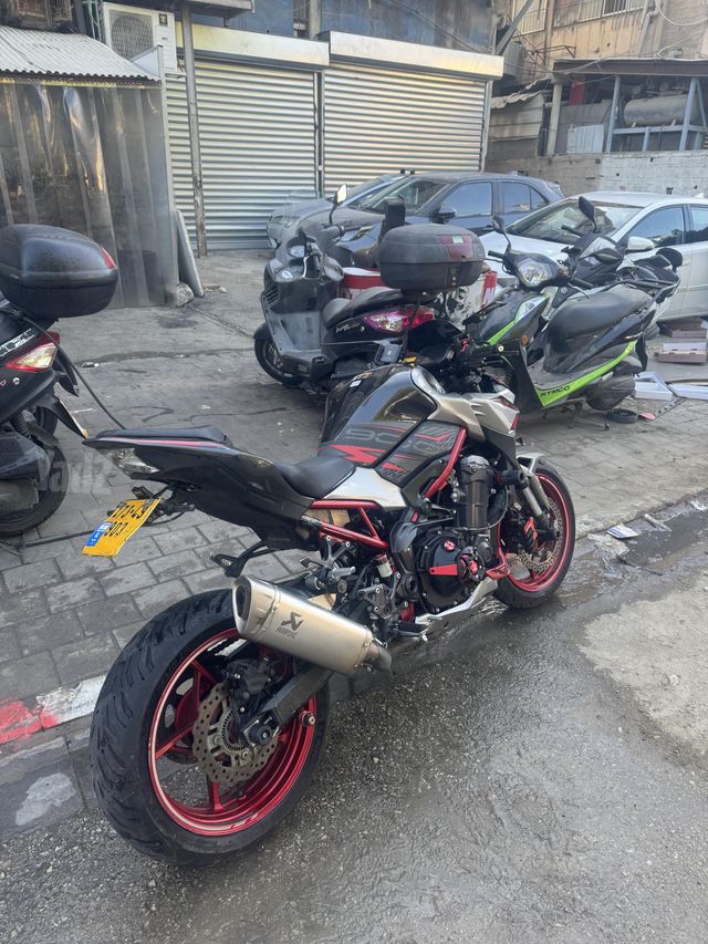 קאוואסאקי Z900