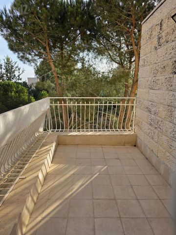 דירה למכירה בירושלים — 3