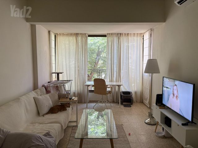 חצור 22