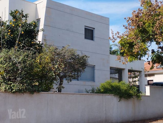 תאנה 134