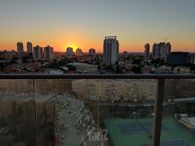סוקולוב 24