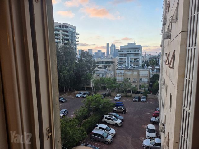 דירה, שמעון בן צבי 7, שטח 9, גבעתיים