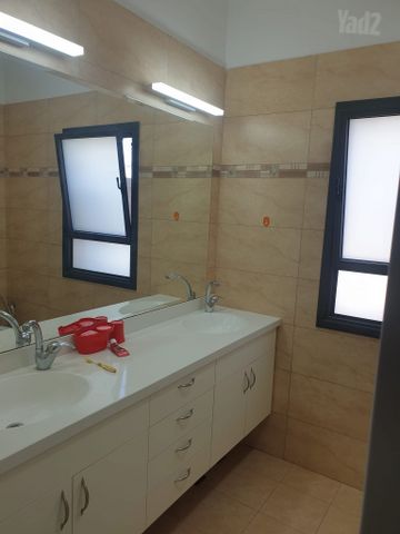 בית פרטי/ קוטג' להשכרה בצלפון — 2
