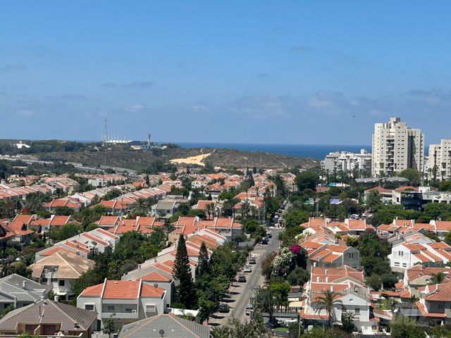 דירה, שדרות גולדה מאיר, קרית נורדאו, נתניה