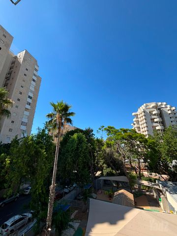 רמת אביב ג'