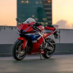 מודעת רכב הונדה CBR600RR