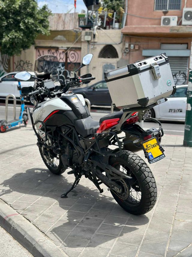 בנלי TRK702X