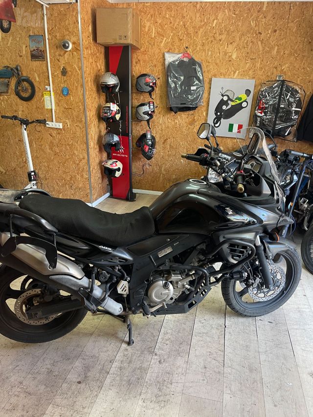 סוזוקי DL650 וי-סטרום