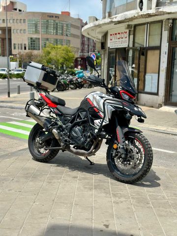 מודעת רכב בנלי TRK702X