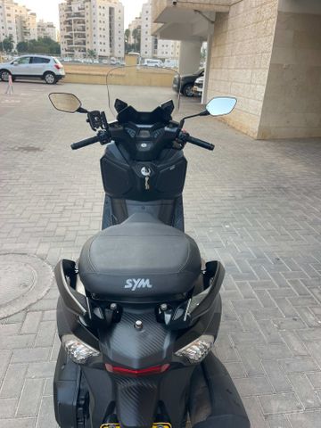 מודעת רכב סאן יאנג ג'וי-מקס Z-250