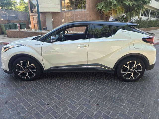 מודעת רכב טויוטה C-HR