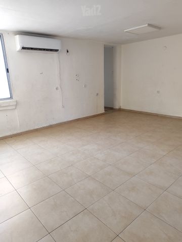 תורה ועבודה 10