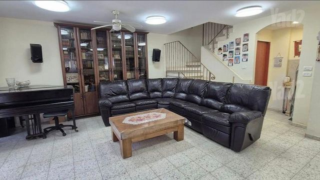 בית פרטי/ קוטג', החבצלת 4, גבעת שרת, בית שמש