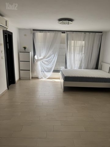 תמונה 2 של דירת חדר להשכרה בראשון לציון