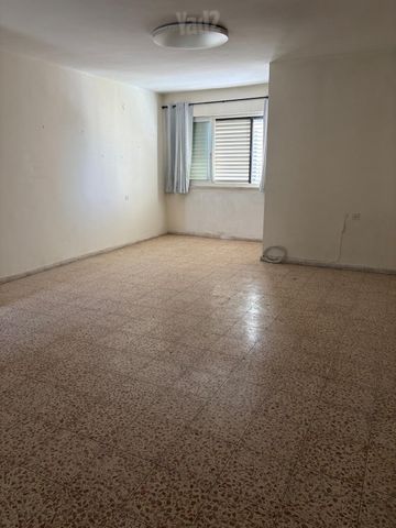 בית הערבה 12