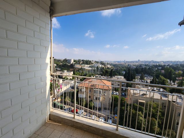 דירה למכירה בירושלים (תיווך) — 4
