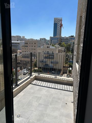 דירה למכירה בירושלים (תיווך) — 4