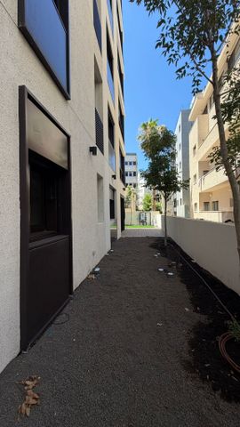 דירת גן להשכרה בתל אביב יפו (תיווך) — 2