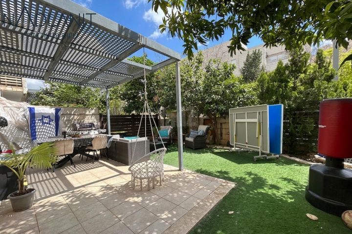 מנשה 