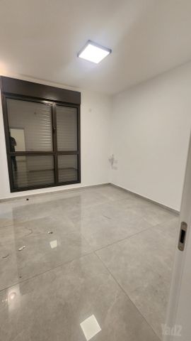 תמונה 3 של דירת 5 חדרים להשכרה בהרצליה