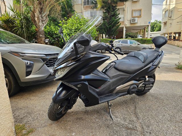 מודעת רכב קימקו AK 550