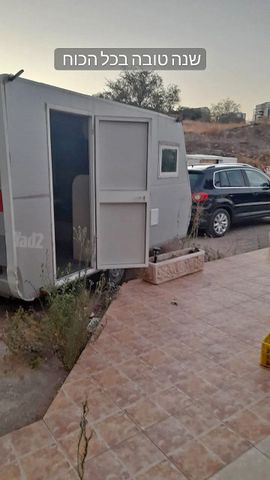 מודעת רכב נגרר (קראוון נגרר)