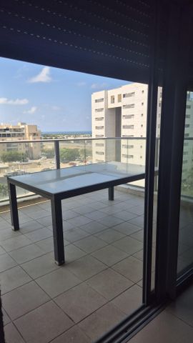שדרות יצחק שמיר 5