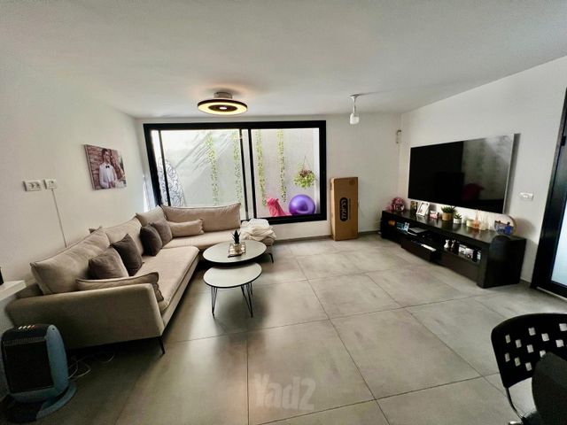 זוויתן 10