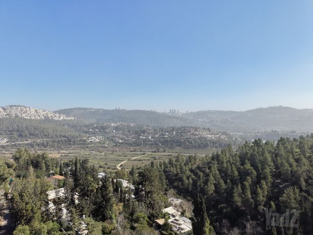 מגרשים