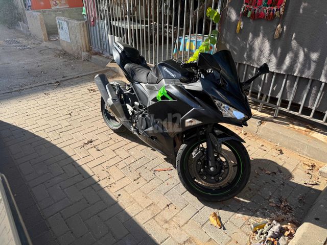 מודעת רכב קאוואסאקי נינג'ה 400