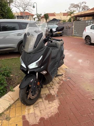 מודעת רכב סאן יאנג ג'וי-מקס Z-300