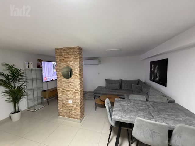 ברקת 4