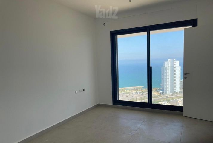 תמונה 4 של דירת 5 חדרים להשכרה בנתניה