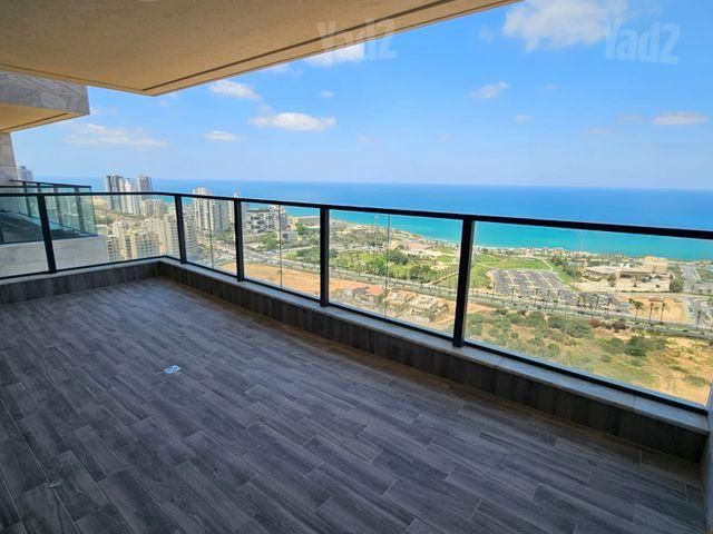 תמונה 7 של דירת 5 חדרים להשכרה בנתניה