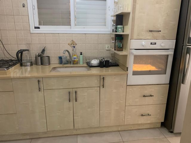 דירת גן, המייסדים 1, פוריה נווה עובד, פוריה נווה עובד