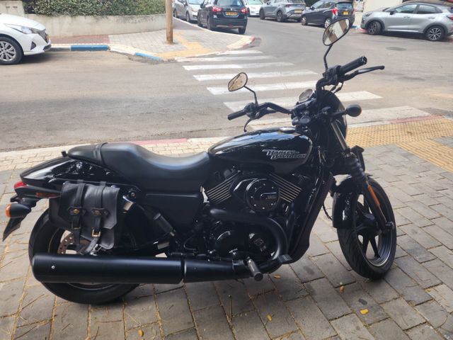 מודעת רכב הרלי דיווידסון סטריט 750