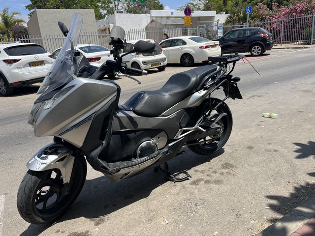 מודעת רכב הונדה אינטגרה 750