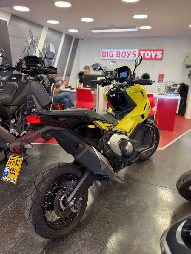 הונדה X-ADV750