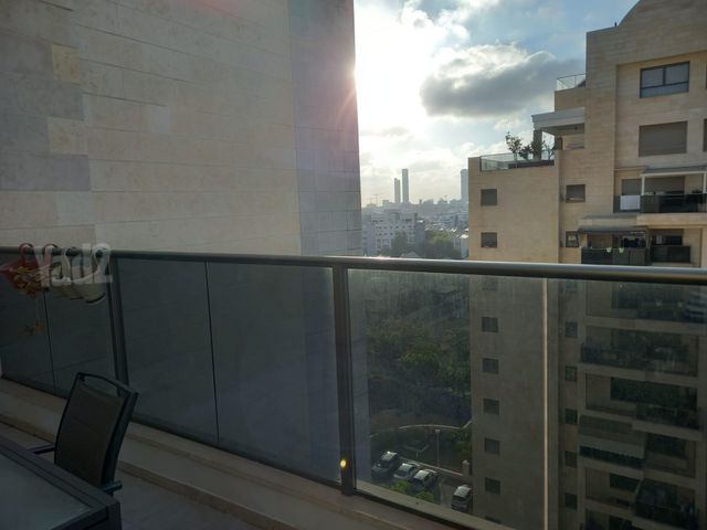 נעמי שמר 8